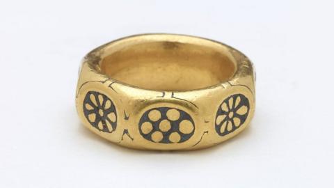 Viking gold ring