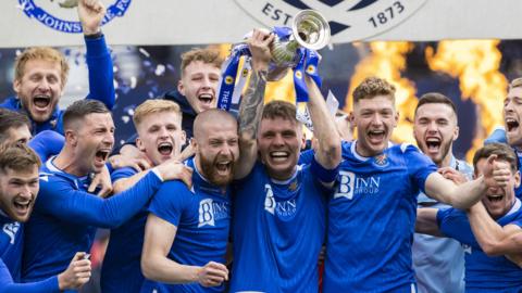 St Johnstone celebrate with the Scottish Cup