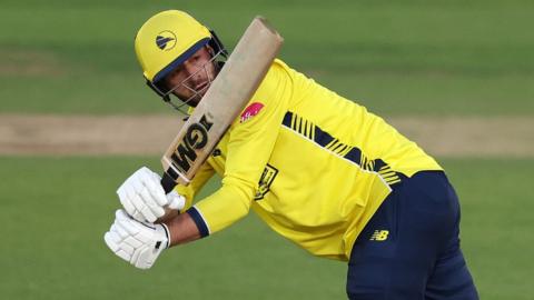 James Vince of Hampshire Hawks batting