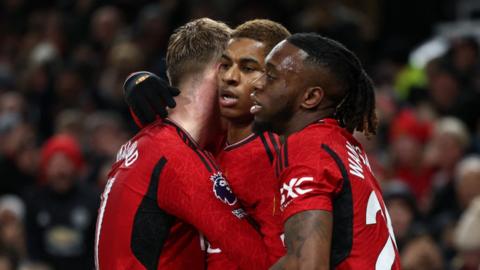 Marcus Rashford scores for Man Utd