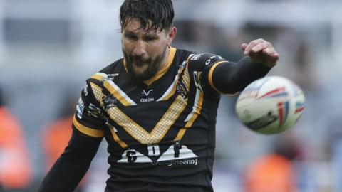 Gareth Widdop kicked four penalties to help Castleford to an important win against Warrington