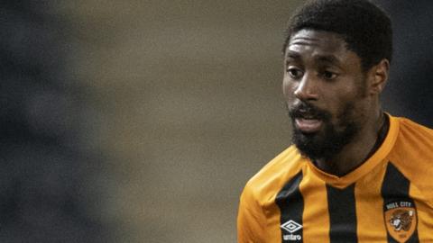 Hakeeb Adelakun in action for Hull City