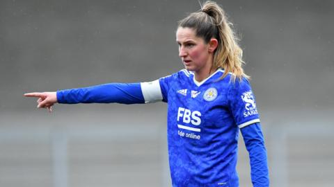 Abbie McManus playing for Leicester