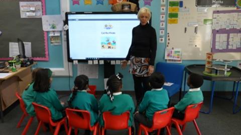 Children at a Dog, Duck and Cat Trust session