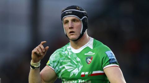 Leicester Tigers lock Cameron Henderson in match