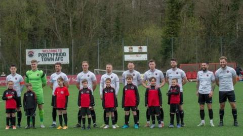 Pontypridd players line up