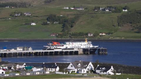 Uig pier