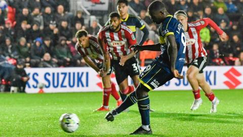 Emmanuel Latte Lath scores Middlesbrough's third goal