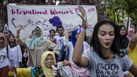 Indonesian women perform dance during celebrates International Women"s Day on March 8, 2017 in Yogyakarta, Indonesia