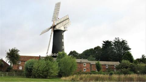 Skidby Mill with sails