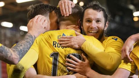 St Johnstone celebrate Shaun Rooney's goal