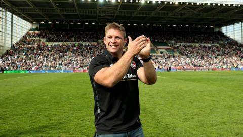 Tom Youngs applauding Leicester Tigers fans