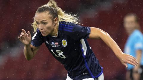 Scotland winger Claire Emslie