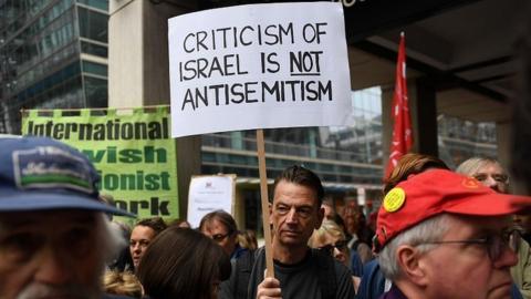 Pro-Corbyn demonstrators outside Labour party headquarters