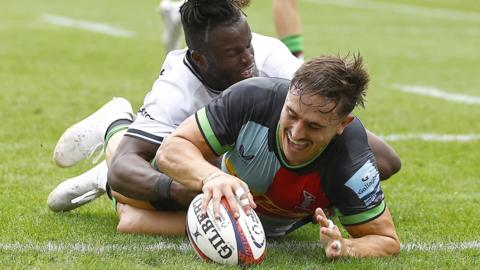 Cadan Murley scores a try for Harlequins against Saracens in the Premiership Rugby Cup