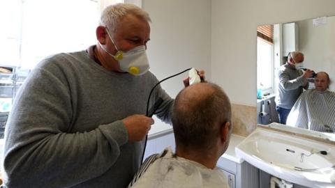 Barber working in Brighton