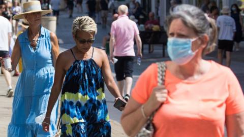 High street shoppers