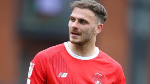 Harry Smith in action for Leyton Orient