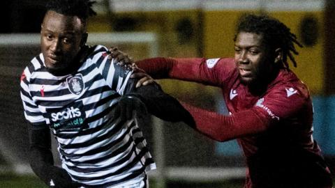 Queen's Park's Malachi Boateng and Arbroath's Joao Balde