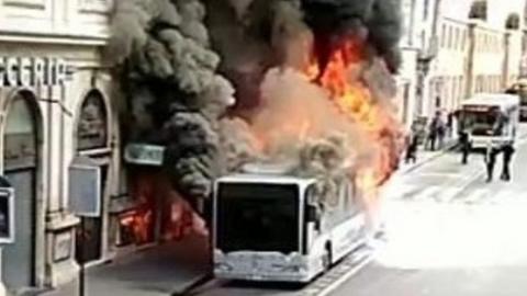 Bus on fire in Rome