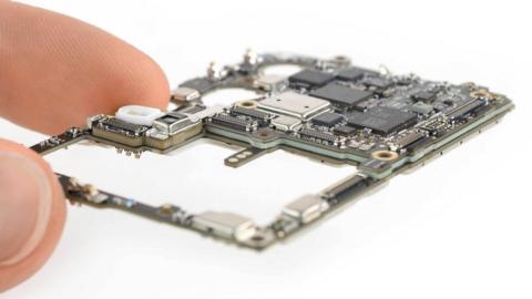 The Huawei P30 Pro motherboard, which uses tech sourced internationally (Picture provided by iFixIt.com)