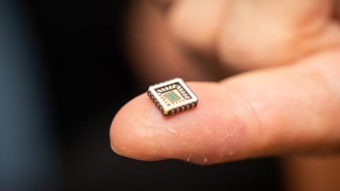 Artificial neurones on a silicon chip