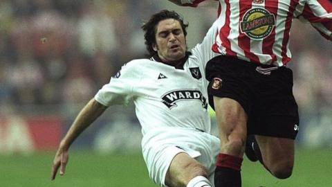 Ian Hamilton tackles Sunderland's Lee Clark in his days at Sheffield United