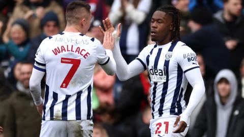 Brandon Thomas-Asante scores for West Brom