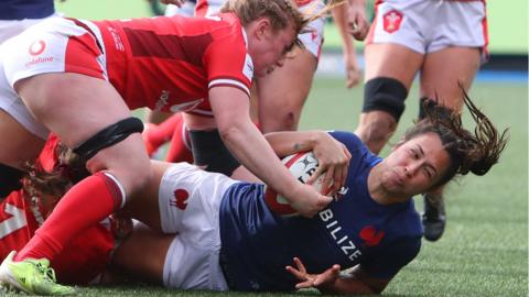 Captain Manaé Feleu adds her side's fifth try