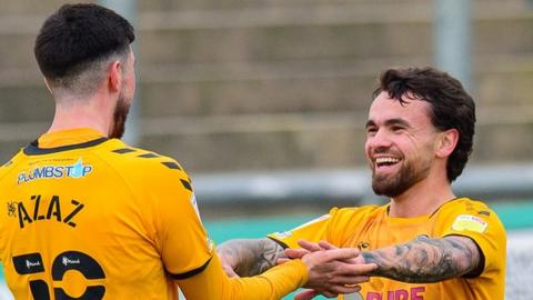 Dom Telford (R) celebrates with Finn Azaz