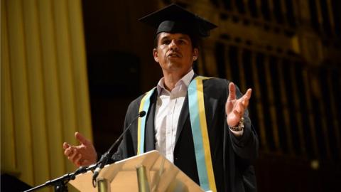 Chris Coleman receiving his honorary fellowship