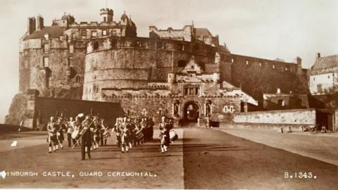 Late postcard sent from Edinburgh to Garstang