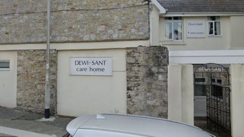 Dewi-Sant Care ˿ in Plymouth