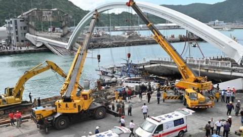 collapsed bridge