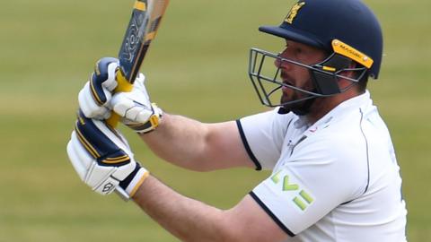 Warwickshire all-rounder Tim Bresnan