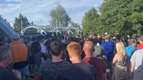 Crowds after Thorpe Park incident