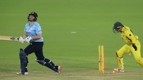 Australia celebrate wicket