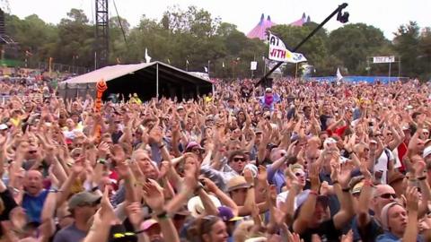 Glastonbury Festival crowd