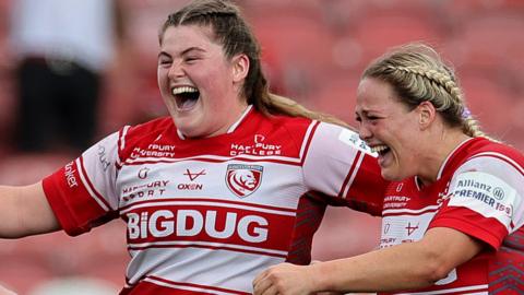 Maud Muir and Kelsey Jones in action for Gloucester-Hartpury