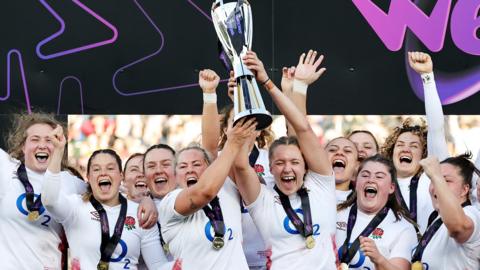 England lift the Women's Six Nations trophy