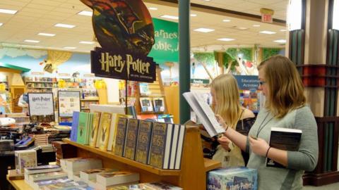 Barnes & Noble book display