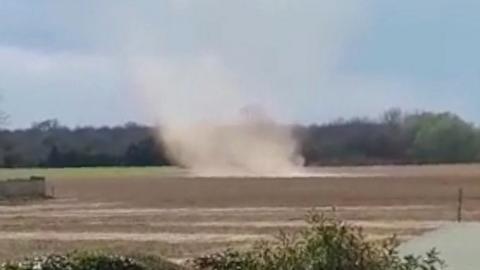 Dust devil