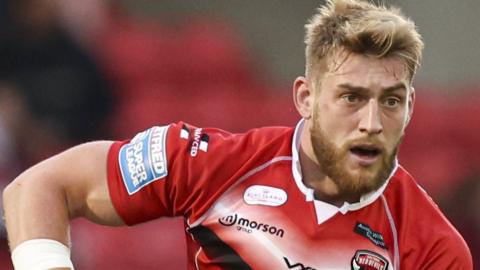 Jack Ormondroyd scored two of Salford's four second-half tries to stun Warrington