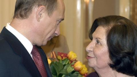 Goar Vartanyan with Russian President Vladimir Putin in 2005