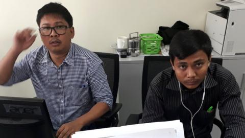 Reuters journalists Wa Lone (L) and Kyaw Soe Oo, who are based in Myanmar, pose for a picture at the Reuters office in Yangon, Myanmar 11 December 017