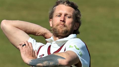 Gareth Berg bowls for Northants