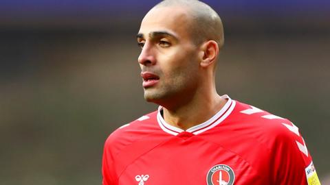 Darren Pratley in action for Charlton