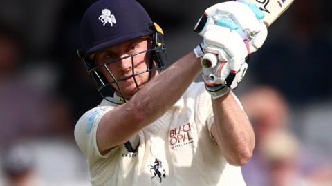 Joey Evison batting for Kent