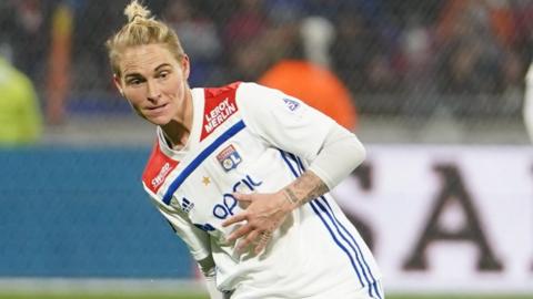 Jess Fishlock in action for Lyon