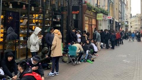 Queues outside Size in Carnaby Street